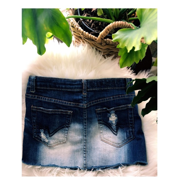 Summer distressed Denim Skirt (Mini) - Picture 2 of 2